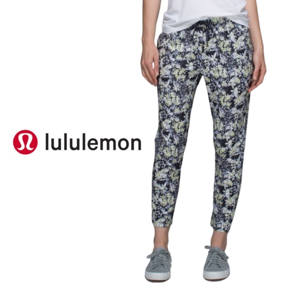 lululemon athletica Pants - Lululemon Jet Crop *Luxtreme (Slim) Crosscourt Petal Black Clarity Yellow - 8